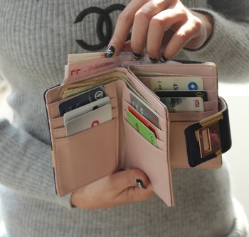 Стилен дамски портфейл в два размера 