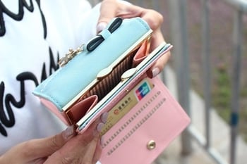 Сладък мини дамски портфейл с декорация в много цветове