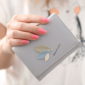 Красив дамски портфейл с декорация листенца в пет цвята