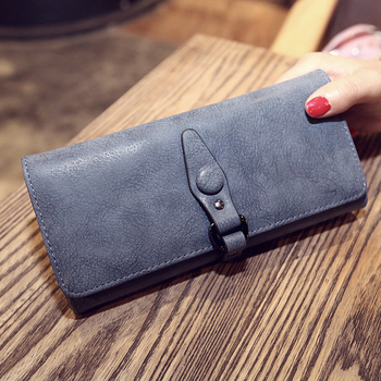 Удобен дамски портфейл с копче в три цвята