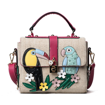Дамска чанта с бродерия на папагали в три цвята