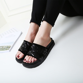 Красиви гумени дамски чехли в два цвята пайети