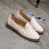 Γυναικεία μοκασίνια  με κεντήματα σε τρία χρώματα