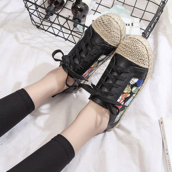 Стилни дамски обувки в два цвята с изображение