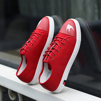 Ανδρικά πάνινα παπούτσια  σε λευκό, κόκκινο και μαύρο χρώμα