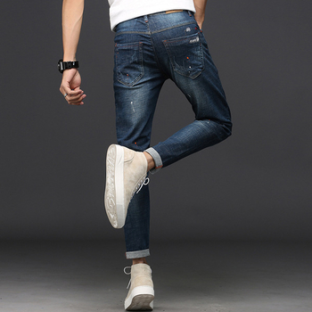 Актуални мъжки дънкови панталони модел slim fit
