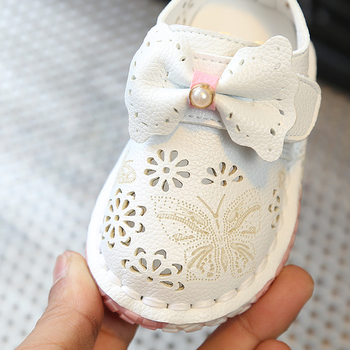 Нежни ежедневни обувки с лепенки и панделка, в розов и бял цвят