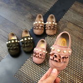 Κομψά παιδικά μοκασίνια για κορίτσια με διακοσμητικές χάντρες σε τρία χρώματα