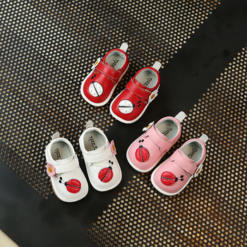 Παιδικά παπούτσια για κορίτσια με  λουράκια βελκρό σε τρία χρώματα