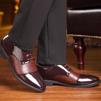 Стилни официални обувки за мъжете в два различни цвята