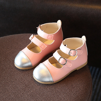 Κομψά παιδικά παπούτσια για κορίτσια με δύο  λουράκια βελκρό σε λευκό και ροζ  χρώμα
