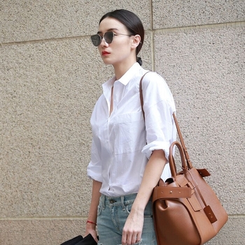 Стилна риза за дамите, подходяща за ежедневие, в широк модел и в бял цвят