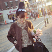 Сладко плюшено дамско яке с копчета и джобове в кафяв цвят