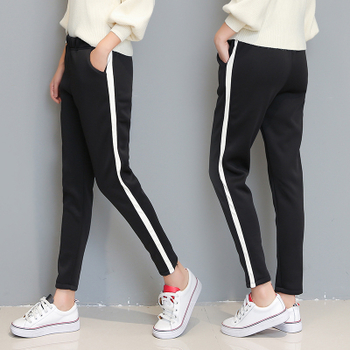 Дамски спортно-елегантни панталони с висока ластична талия в черен цвят