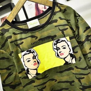 Тениска за дамите в камуфлажен цвят с изображение, подходяща за ежедневие