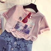 Красива лъскава блуза с апликация, подходяща за ежедневие