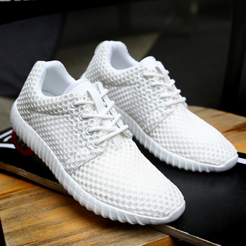 Αθλητικά παπούτσια για άντρες και γυναίκες - αναπνέύσιμα σε λευκό και μαύρο χρώμα