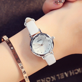 Πολύ όμορφο γυναικείο ρολόι  με δερμάτινο λουρί σε διάφορα χρώματα