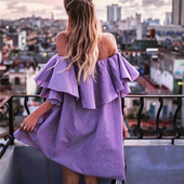 Γυναικείο φόρεμα με πτώση ώμου και πλισέ βοάλ