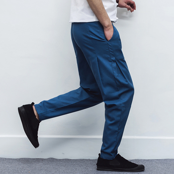 Спортно-елегантни панталони за мъжете в изчистен модел и много цветове