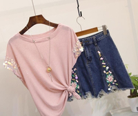 Сладък дамски комплект - пола и тениска с декорация пайети