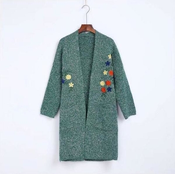 Плетена дамска жилетка с интересна бродерия - 5 цвята
