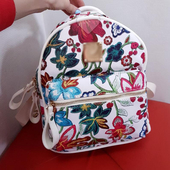 Ежедневна дамска раница с шарени цветчета