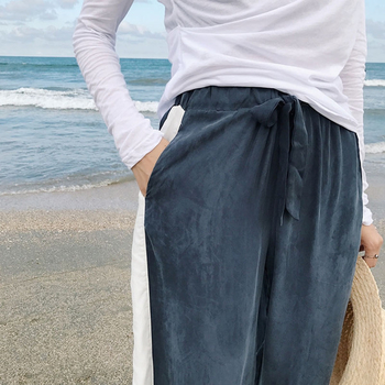 Ежедневен дамски панталон в широк модел с висока талия, в 7/8 модел