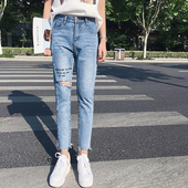 Γυναικεία  τζιν με υψηλή μέση σε μπλε χρώμα