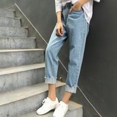 Дамски дънки в син цвят с висока талия и тип Boyfriend