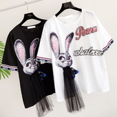 Красива дамска тениска с изображение и дантела и надписи, в бял и черен цвят