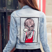 Интересно дамско дънково яке с много красив принт на гърба