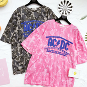 Ежедневна дамска тениска с надпис в два камуфлажни цвята, в широк модел