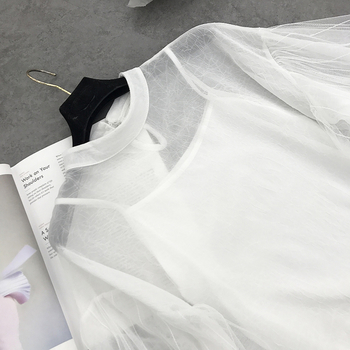 Дантелена дамска риза в бял цвят + потник 