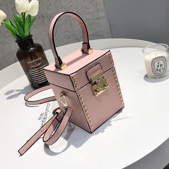 Стилна дамска чанта тип куфарче с две дръжки и в три цвята