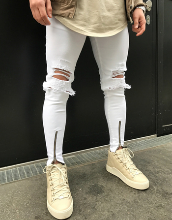 Стилни мъжки накъсани дънки с ципове в бял цвят, тип Слим