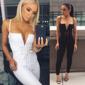 Κομψές γυναικείες φόρμες με κομμένα λαιμόκοψη και λεπτές λουρίδες σε μαύρο και άσπρο