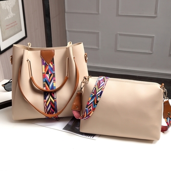 Стилна дамска чанта с цветни мотиви в няколко цвята