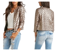 Модерно дамско яке в два цвята, подходящо за ежедневие