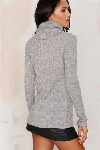 Дамски пуловер Slim fit в сив цвят 