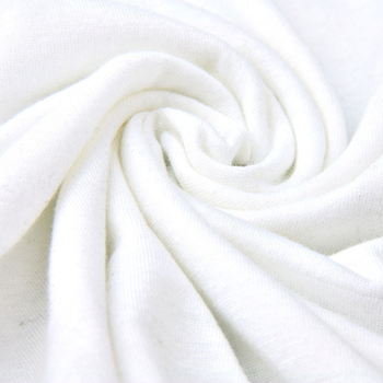 Семпла дамска тениска в бял, сив и черен цвят с надпис