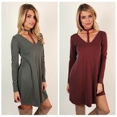 Κυρίες φόρεμα σε χαλαρό ύφος και σε διάφορα χρώματα