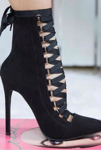 Дамски екстравагантни обувки на висок ток с много интересни връзки стигащи до глезена