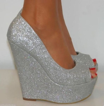 Стилни дамски лъскави обувки с равна 5см платформа и 15см ток в сребрист и златист цвят