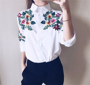 Изключителна дамска спортно-елегантна риза с красива шарена бродерия