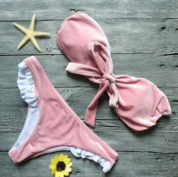 Стилен дамски бански костюм от две части в бебешки розово
