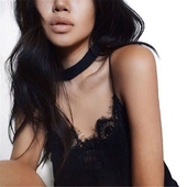 Дамски топ с красива дантела и тънички презрамки - 2 цвята