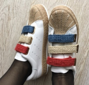 Ежедневен дамски кец с атрактивни шарени връзки