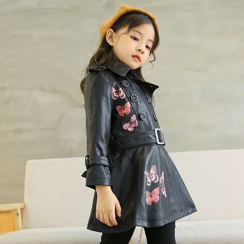 Стилно кожено палто за момичета в черен цвят с флорална бродерия