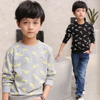 Καθημερινή παιδική μπλούζα με επιγραφές για αγόρια, σε γκρι και μαύρο χρώμα